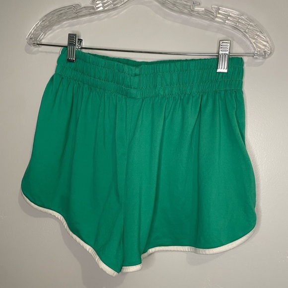 Green White Women’s Athletic Shorts Size Large Sporty Athleisure Streetwear EUC - Picture 5 of 11